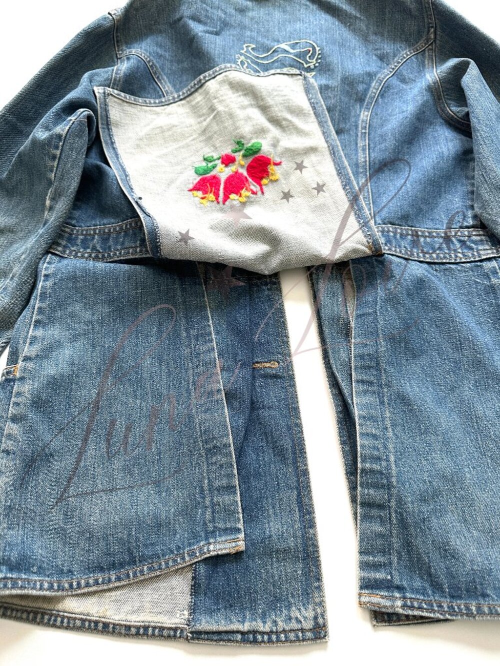 FREE PEOPLE x Levi's Embroidered Denim Jacket - EXCLUSIVE! - Picture 10 of 13